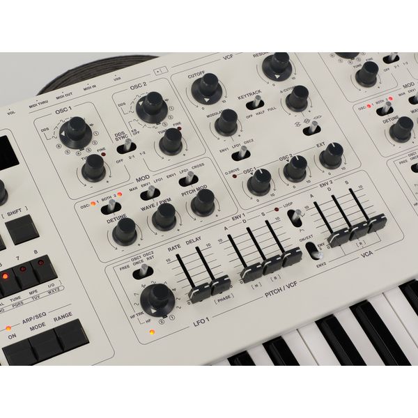UDO Audio DMNO White