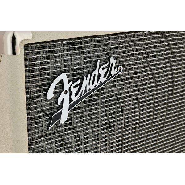 Fender Rumble 100 V3 Ivory