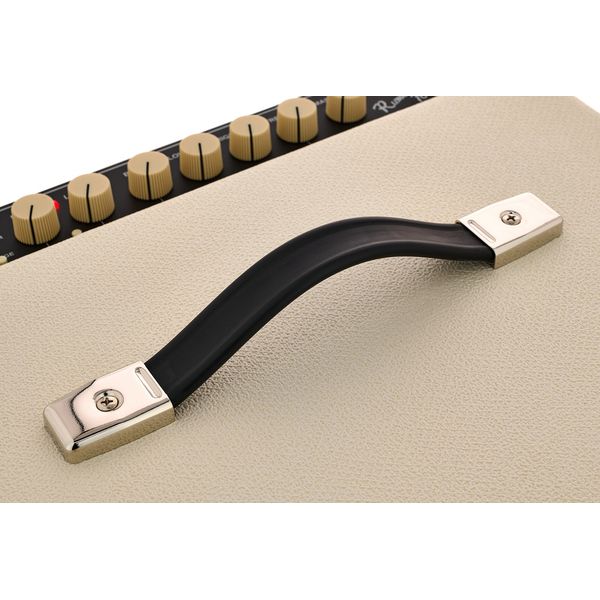 Fender Rumble 100 V3 Ivory