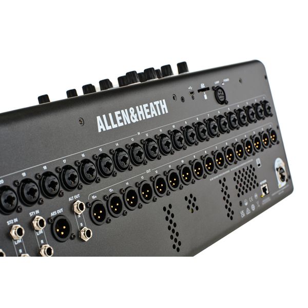 Allen & Heath QU-6 Case Bundle