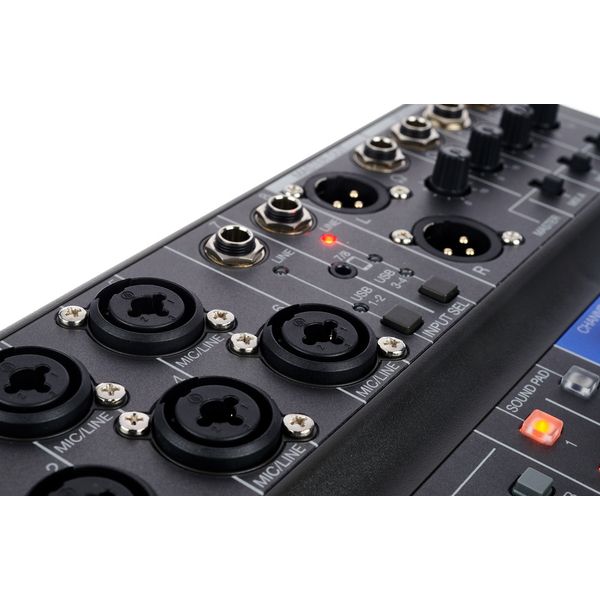 Zoom LiveTrak L-8 Case Bundle