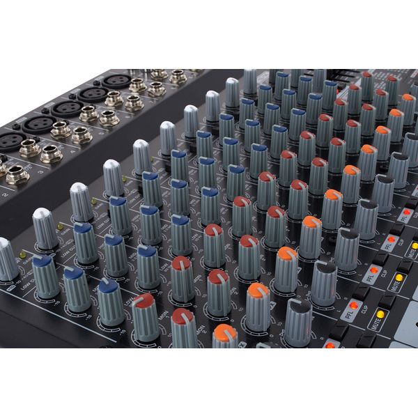 Behringer PMP 4000 Case Bundle