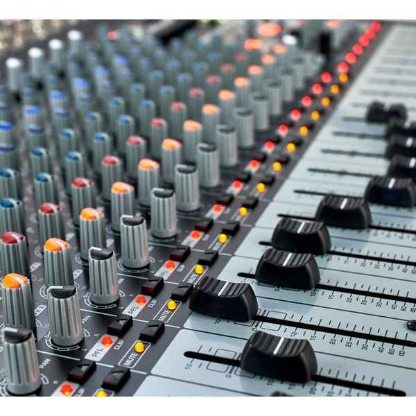 Behringer PMP 6000 Case Bundle