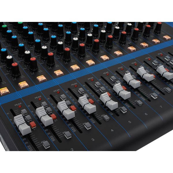 Yamaha MG16XU Case Bundle