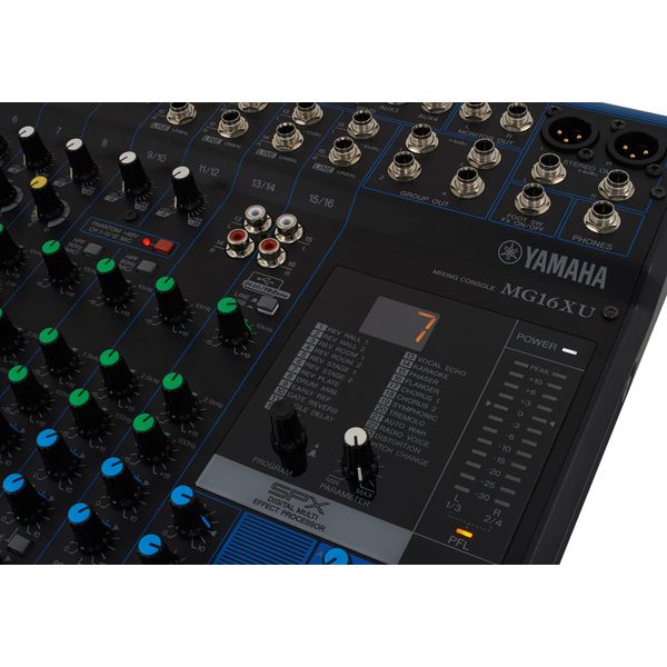 Yamaha MG16XU Case Bundle