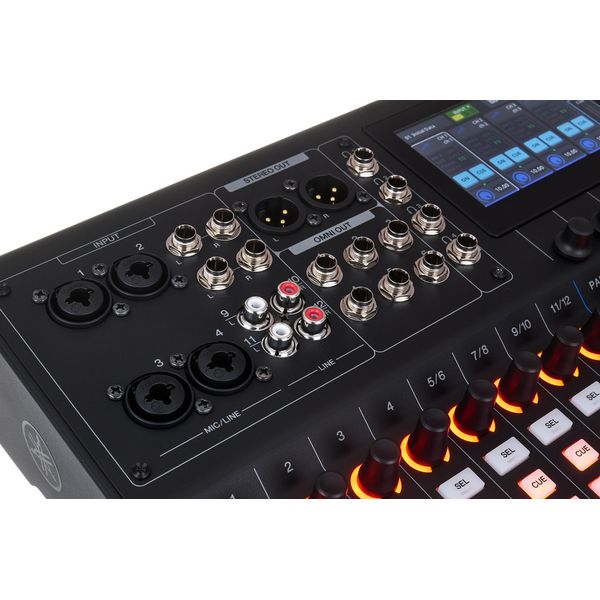 Yamaha MGX12 BK Case Bundle