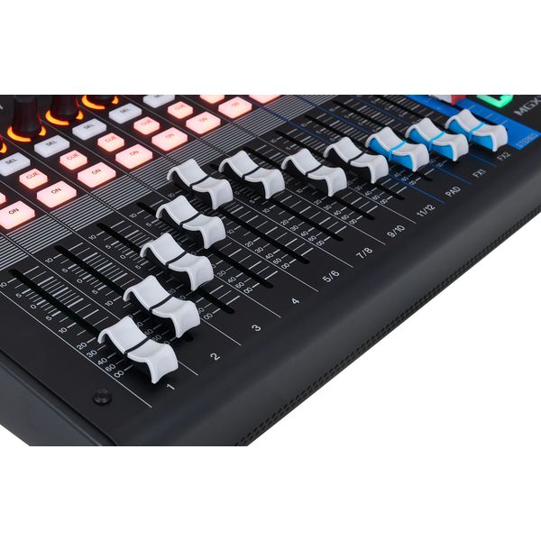 Yamaha MGX12 BK Case Bundle