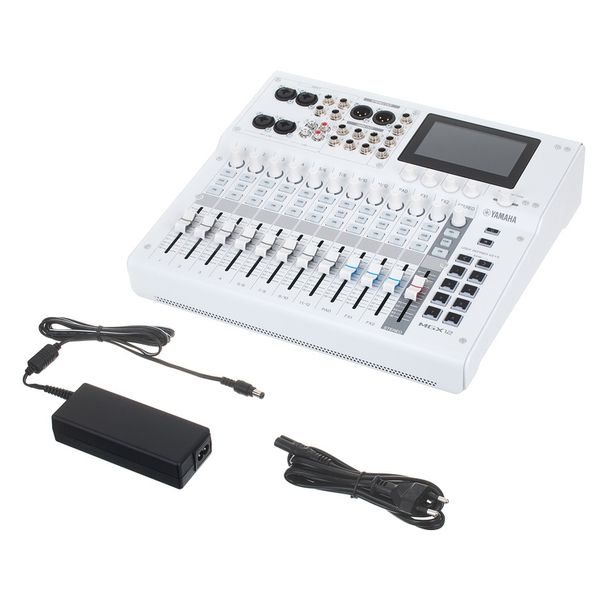 Yamaha MGX12 WH Case Bundle