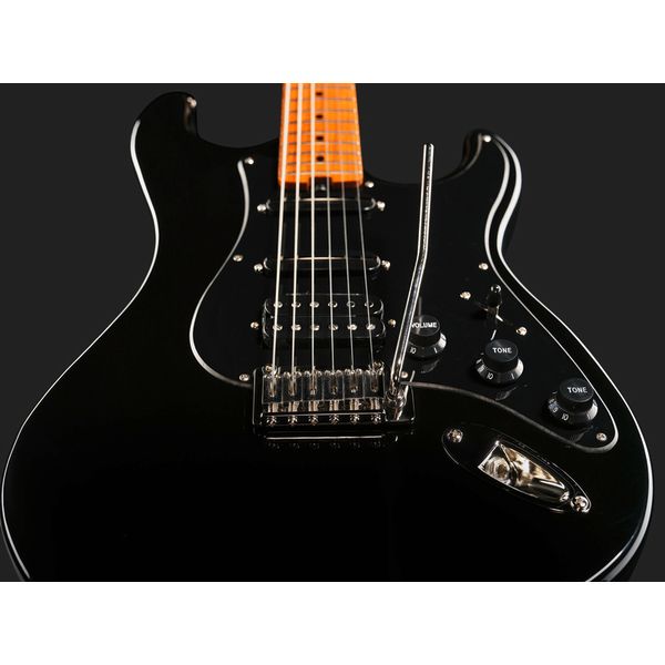 Kramer Guitars Pacer Deluxe GT Intruder Black