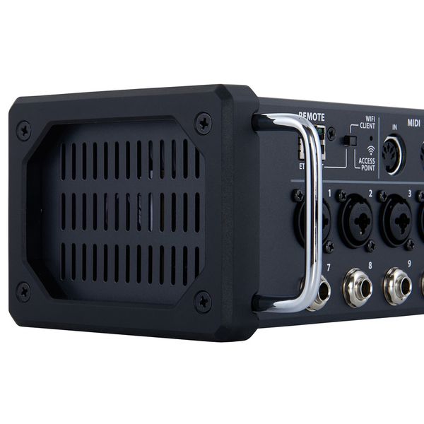 Behringer X AIR XR12 WiFi Bundle
