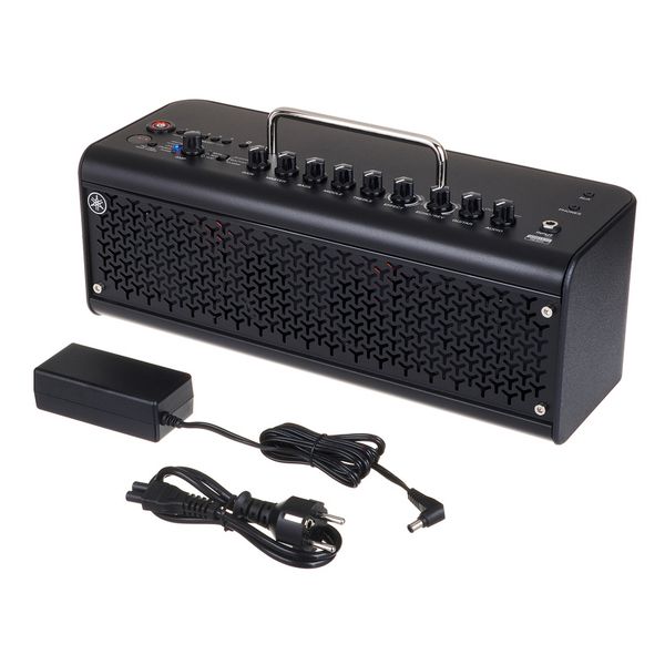 Yamaha THR30IIW Black Bundle