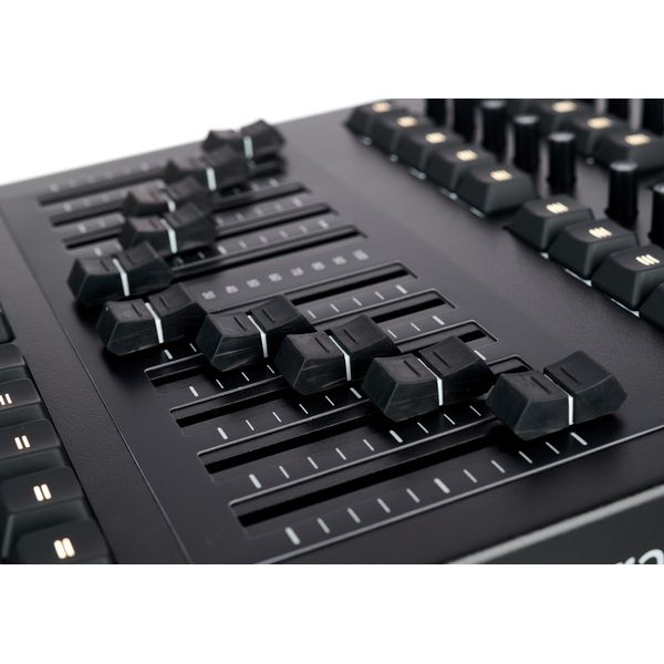 MA Lighting grandMA3 onPC C+F Wing Bundle