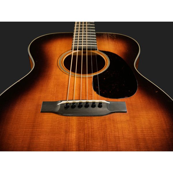 Martin Guitar 00-18 Joe Bonamassa