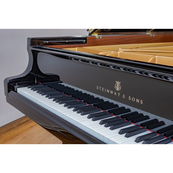 Steinway & Sons D-274
