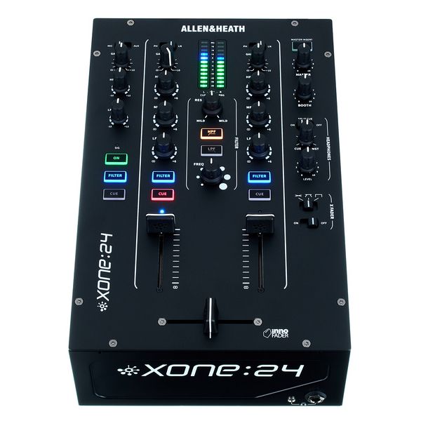 Allen & Heath Xone 24 LP140 BK Mix Bundle