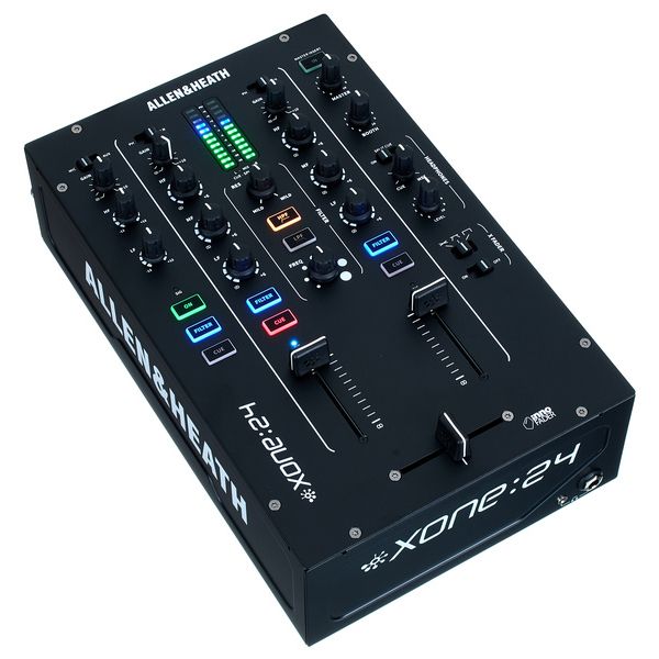 Allen & Heath Xone 24 LP140 BK Mix Bundle