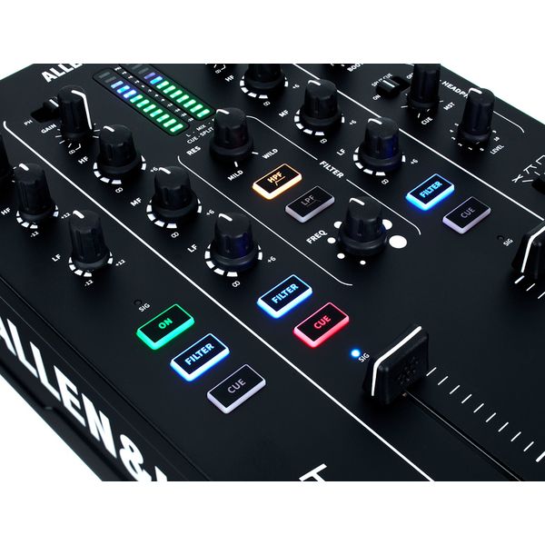 Allen & Heath Xone 24 LP140 BK Mix Bundle
