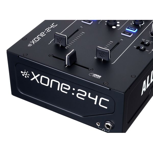 Allen & Heath Xone 24C LP140 BK Mix Bundle