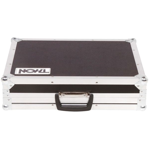 AKAI Professional MPC Live III Retro Case Bundle