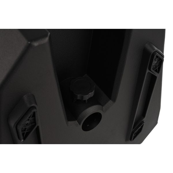 Mackie Thrash12v2