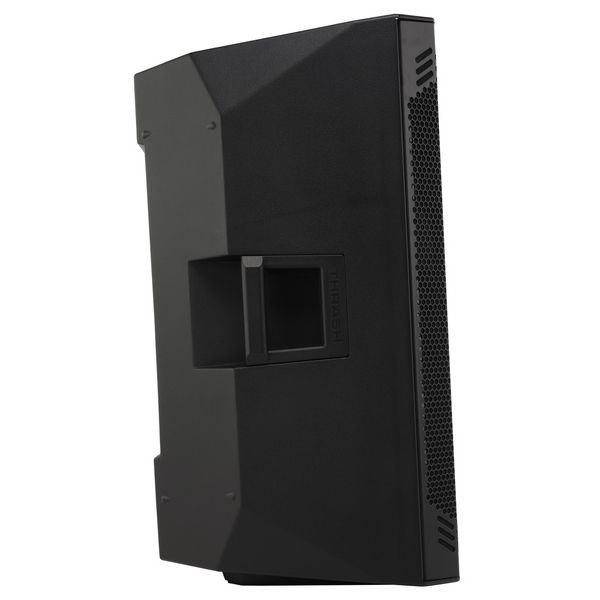 Mackie Thrash15v2