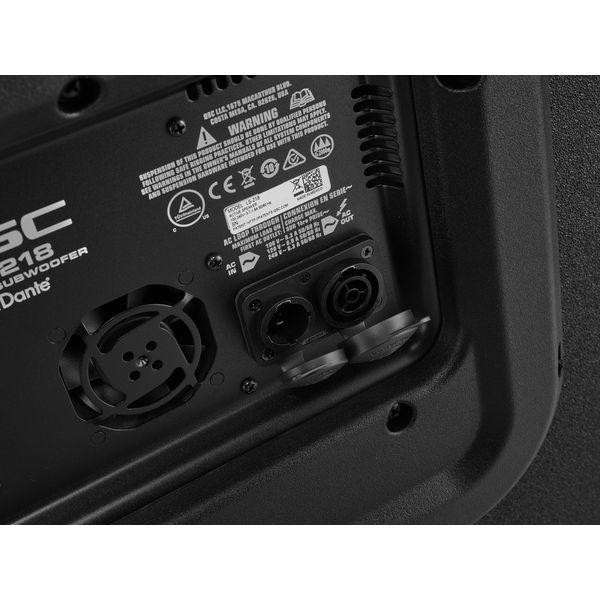 QSC LS218