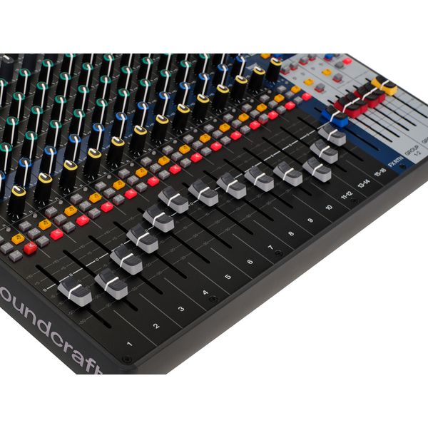 Soundcraft Signature Plus 16
