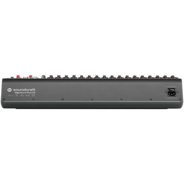 Soundcraft Signature Plus 22