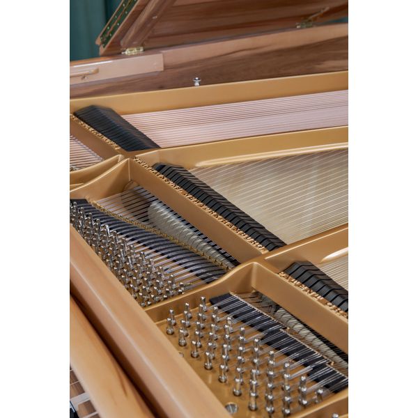 Steinway & Sons O-180 Amberwood