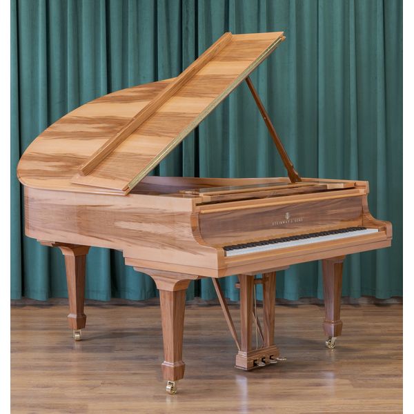 Steinway & Sons O-180 Amberwood