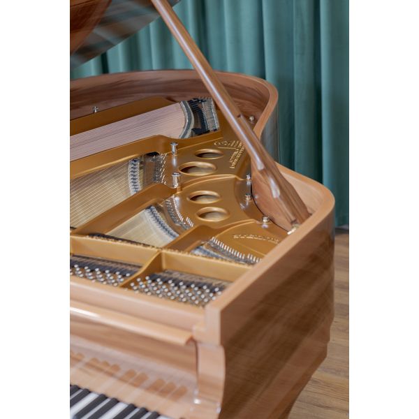 Steinway & Sons O-180 Amberwood
