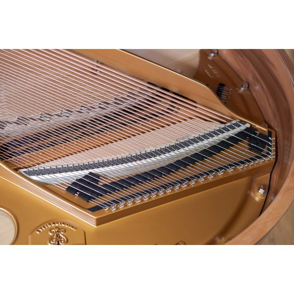 Steinway & Sons O-180 Amberwood