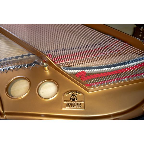 Steinway & Sons O-180