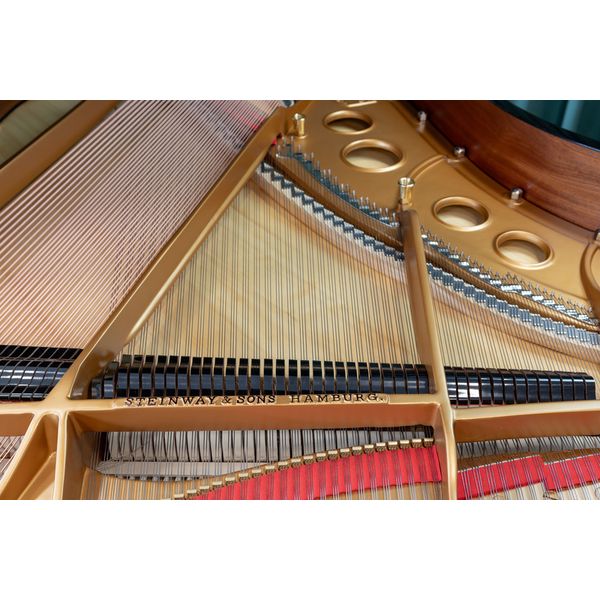 Steinway & Sons O-180