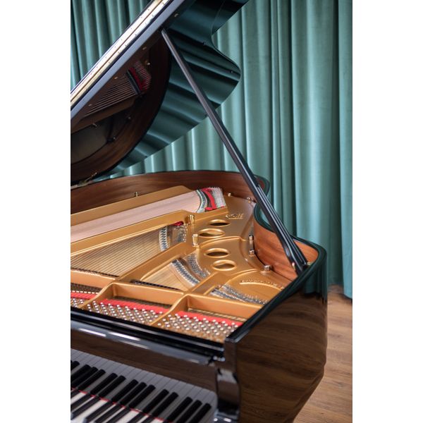 Steinway & Sons O-180
