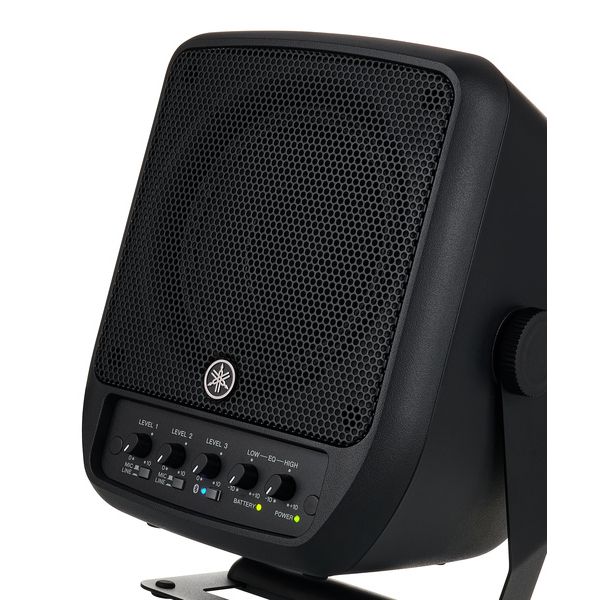 Yamaha Stagepas 100BTR 2 Case Bundle