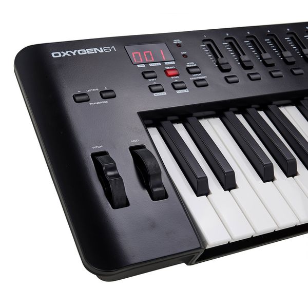 M-Audio Oxygen 61 MK5 - AIEP3 Bundle