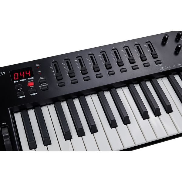 M-Audio Oxygen 61 MK5 - AIEP3 Bundle