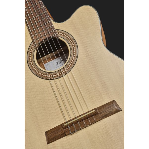 Höfner HF13-C Classical Bundle w/ GB