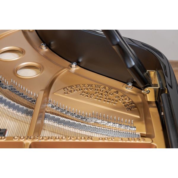 Steinway & Sons O-180 used