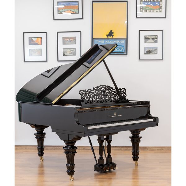Steinway & Sons O-180 used