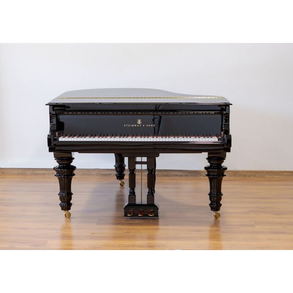 Steinway & Sons O-180 used