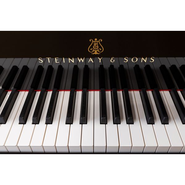Steinway & Sons O-180 used