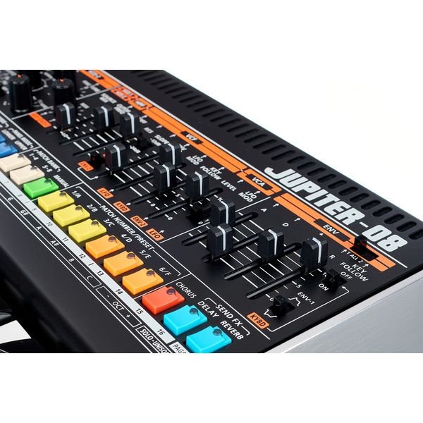 Roland Jupiter-08