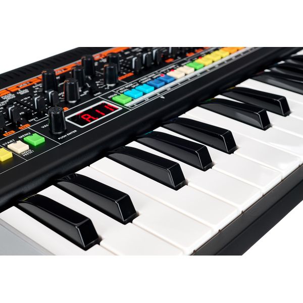 Roland Jupiter-08