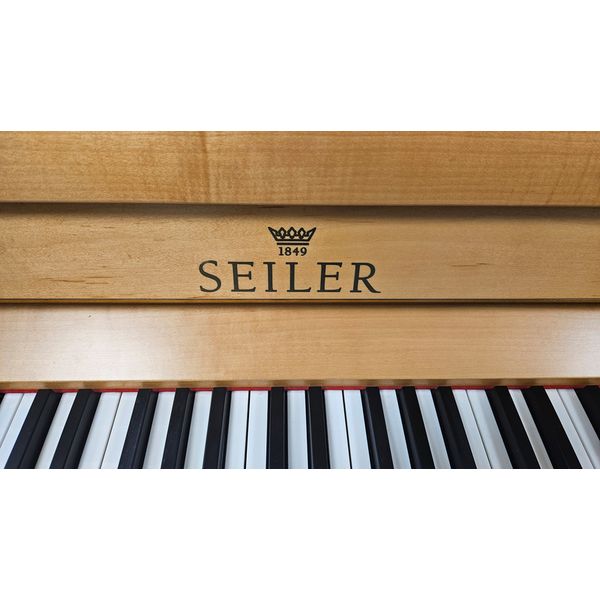 Seiler Piano 132 Used Maple