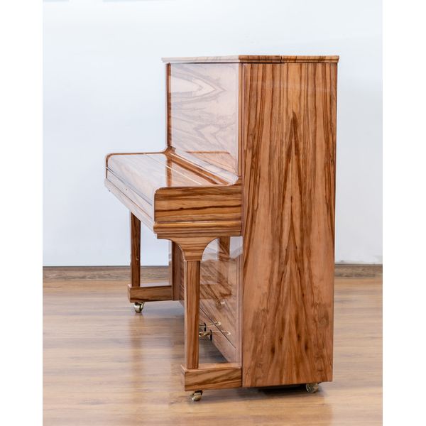 Steinway & Sons V-125 Amberwood