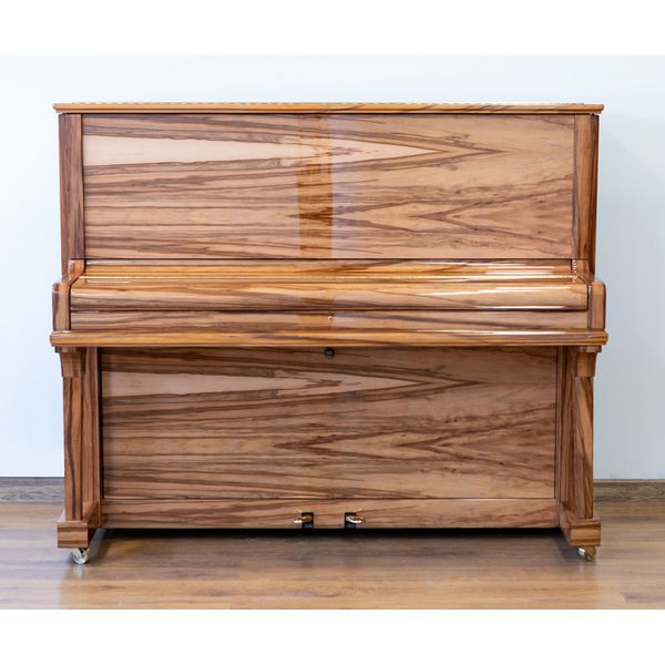 Steinway & Sons V-125 Amberwood