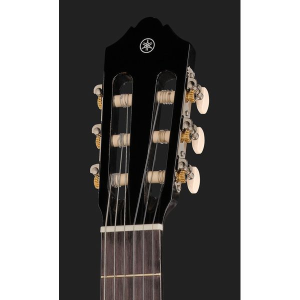 Yamaha C40 BL Bundle