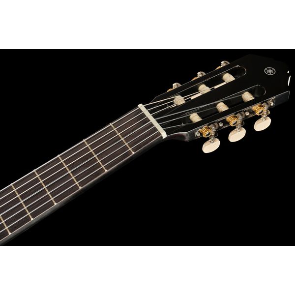 Yamaha C40 BL Bundle